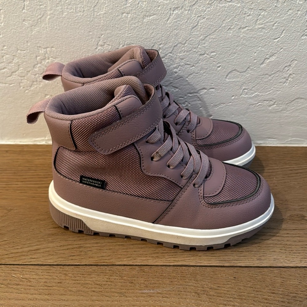 H & M sneakers